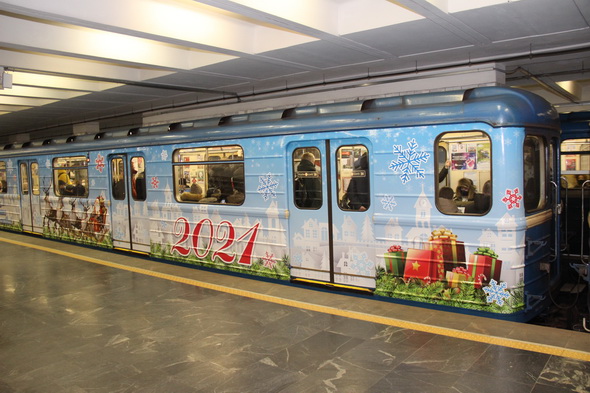 Новогодние Вагоны Метро Москва