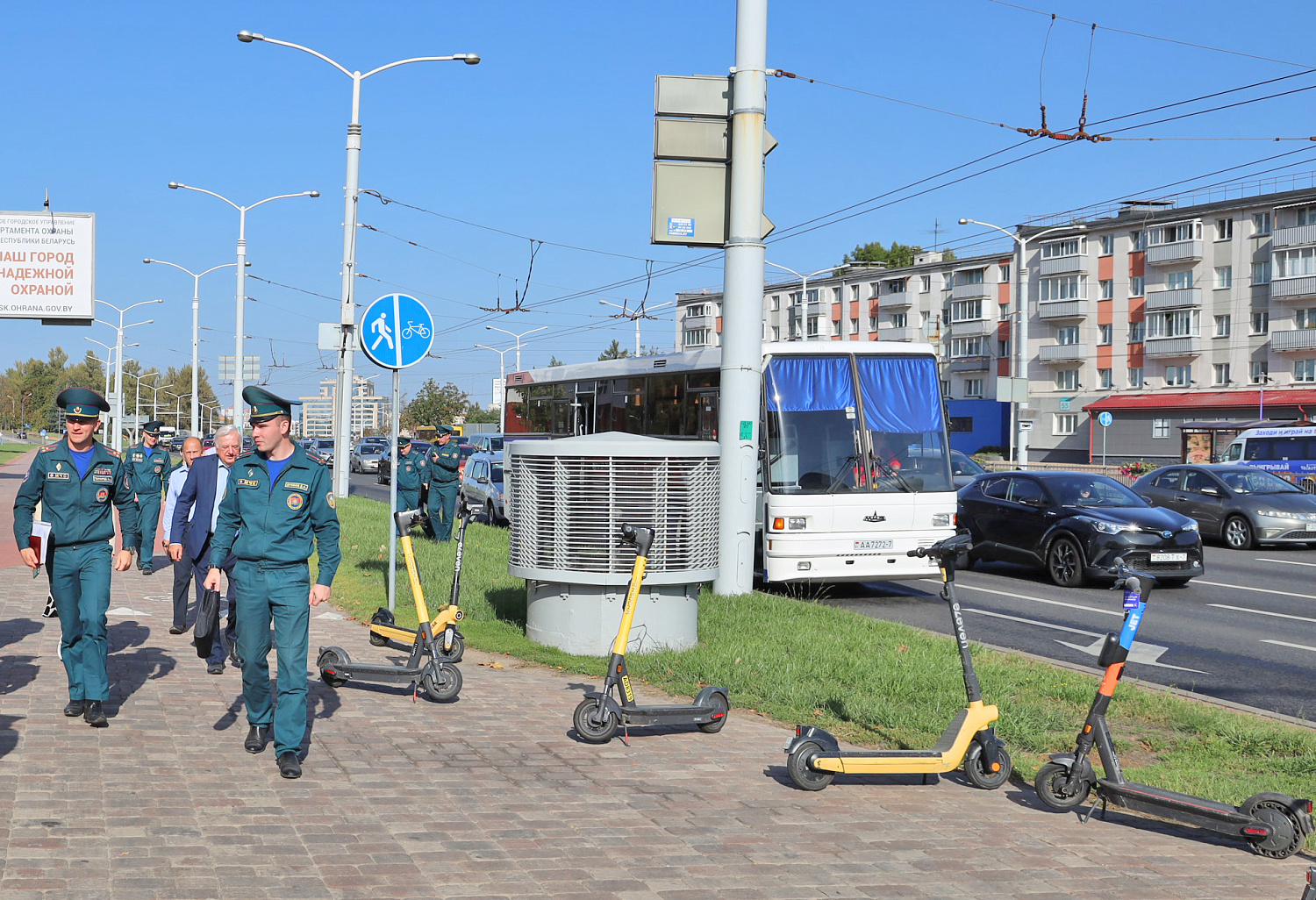 Езда на самокатах у метро запрещена