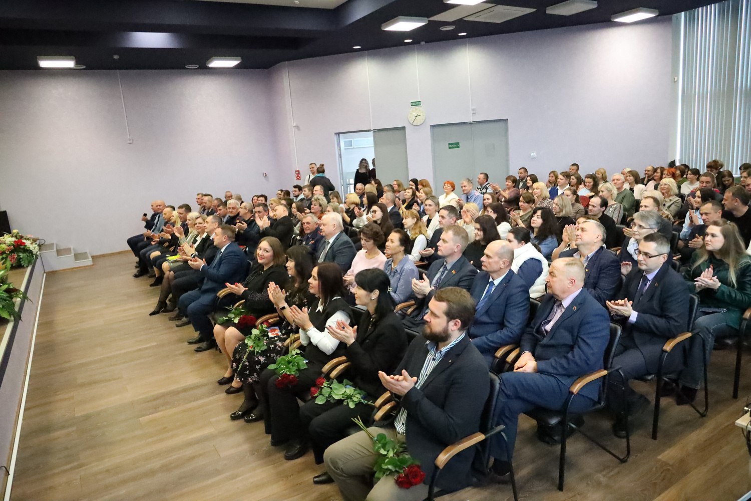 Соревновались мамы и папы. Победила дружба!