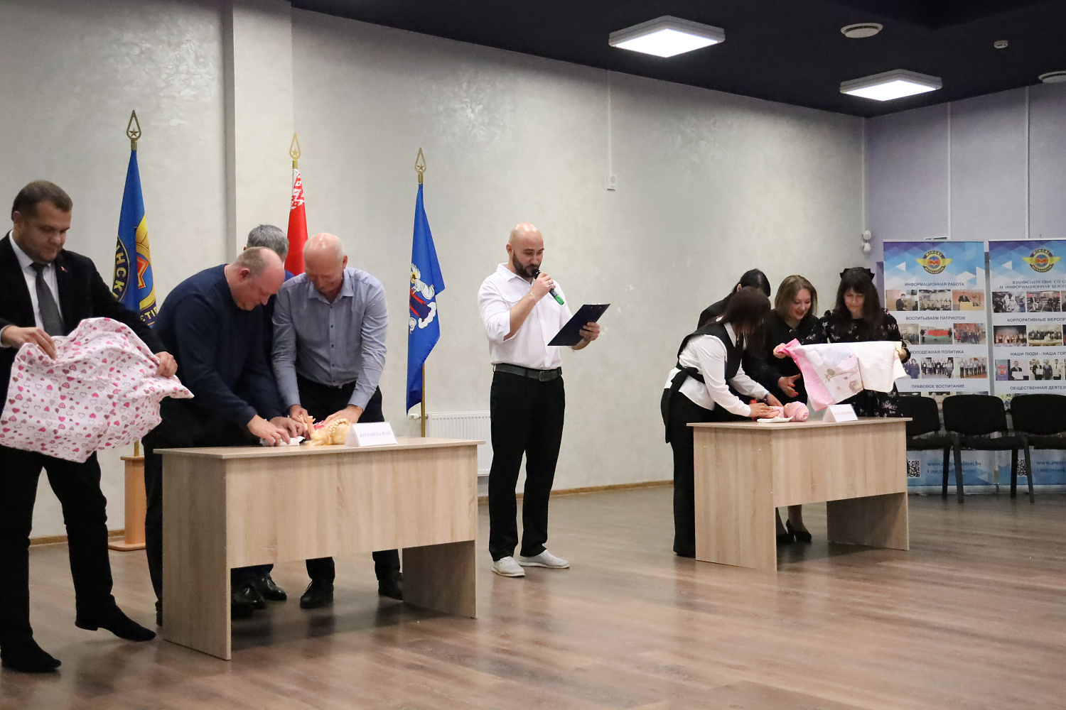 Соревновались мамы и папы. Победила дружба!